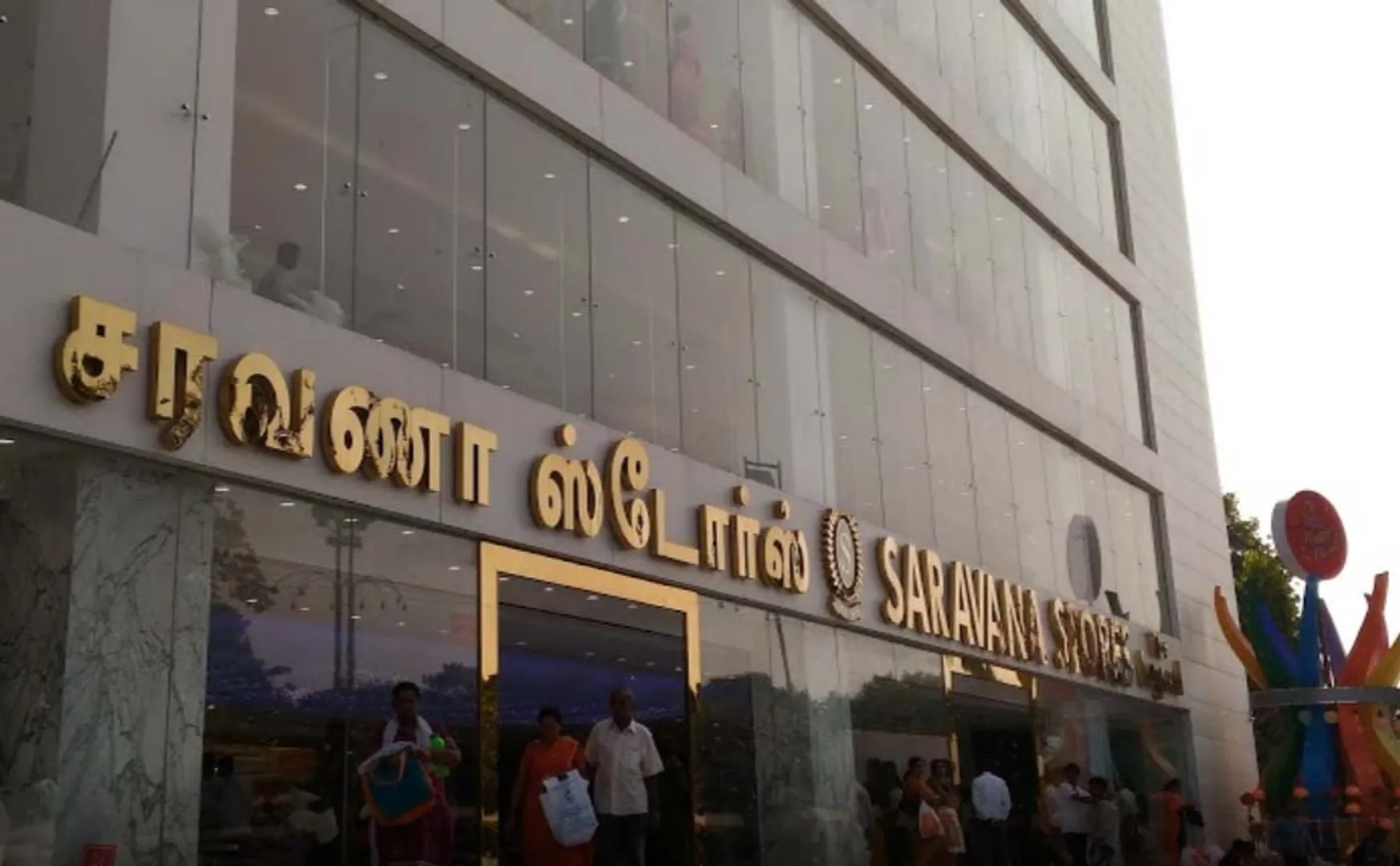 chennai-saravana-stores-escalator-incident
